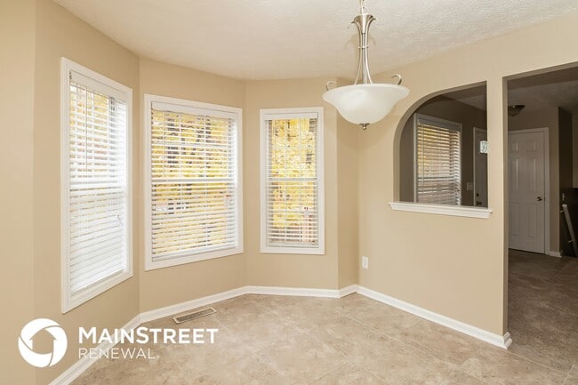 Building Photo - 127 Kingswood Dr