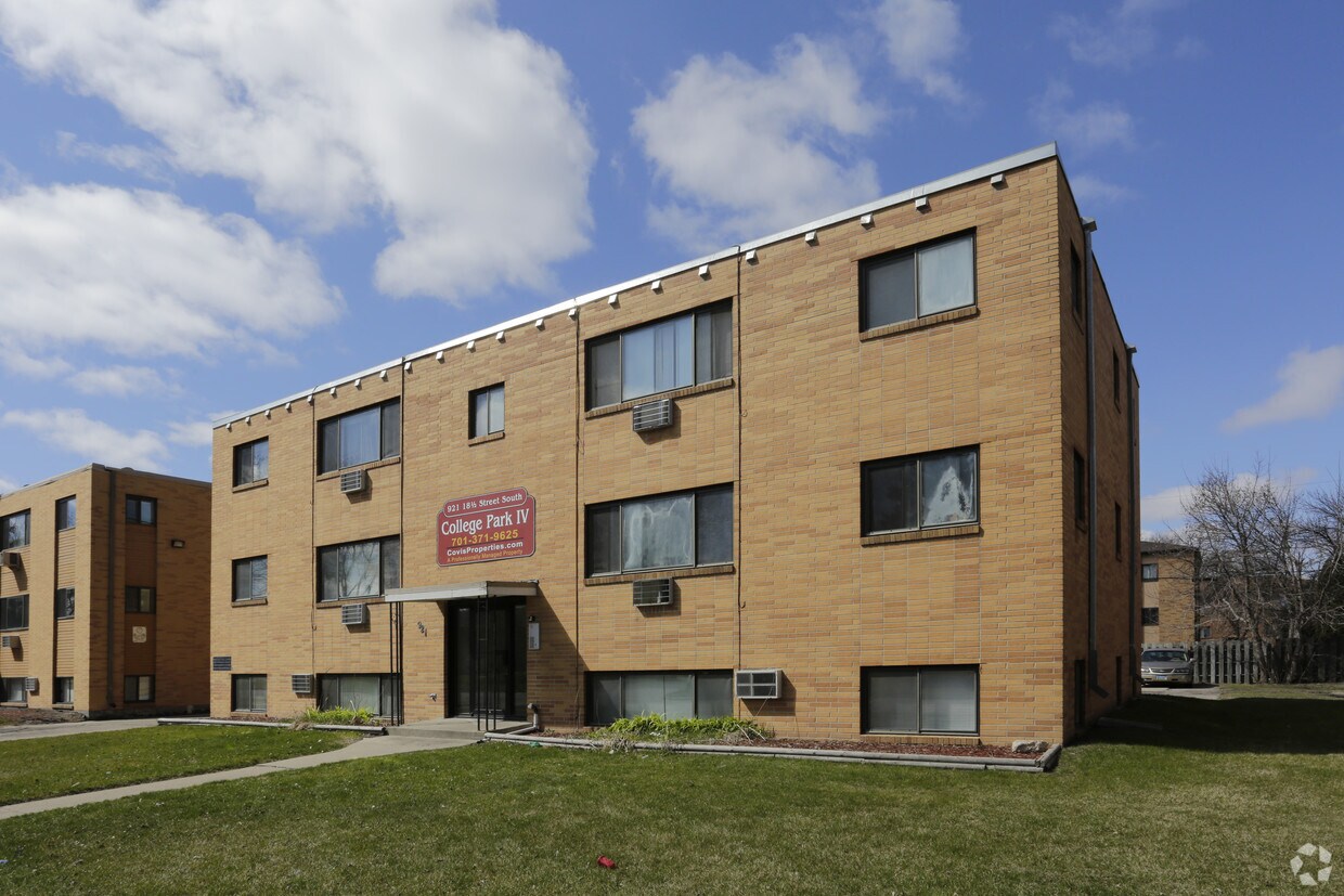 Foto del edificio - 921 18 1/2 St S