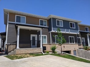 Building Photo - 1325 Bunker Hill Dr