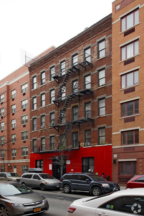 Primary Photo - 302 E 3rd St