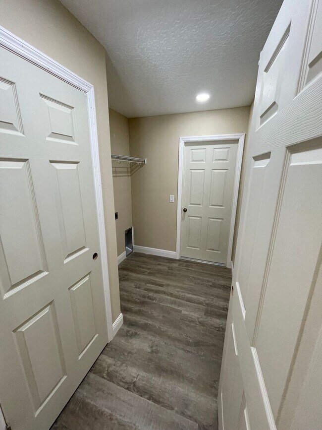 Building Photo - Newer 3 Bedroom 2 Bath Home for Rent