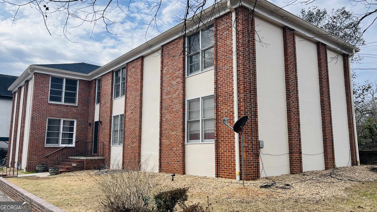 Primary Photo - 501 W Haralson St