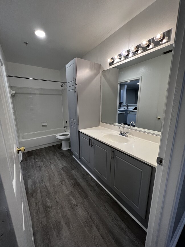 Full Bath - 12794 Fair Briar Ln