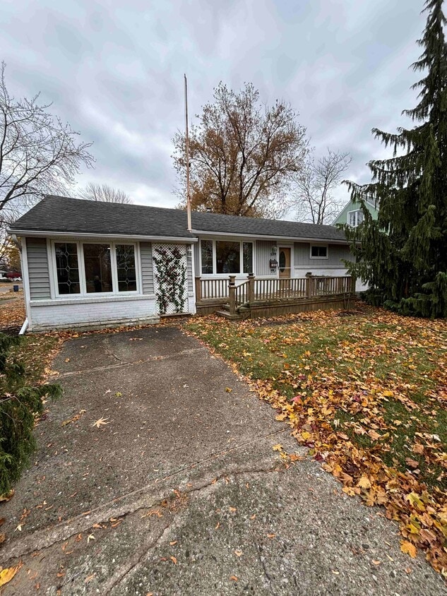 Primary Photo - 511 Charles St