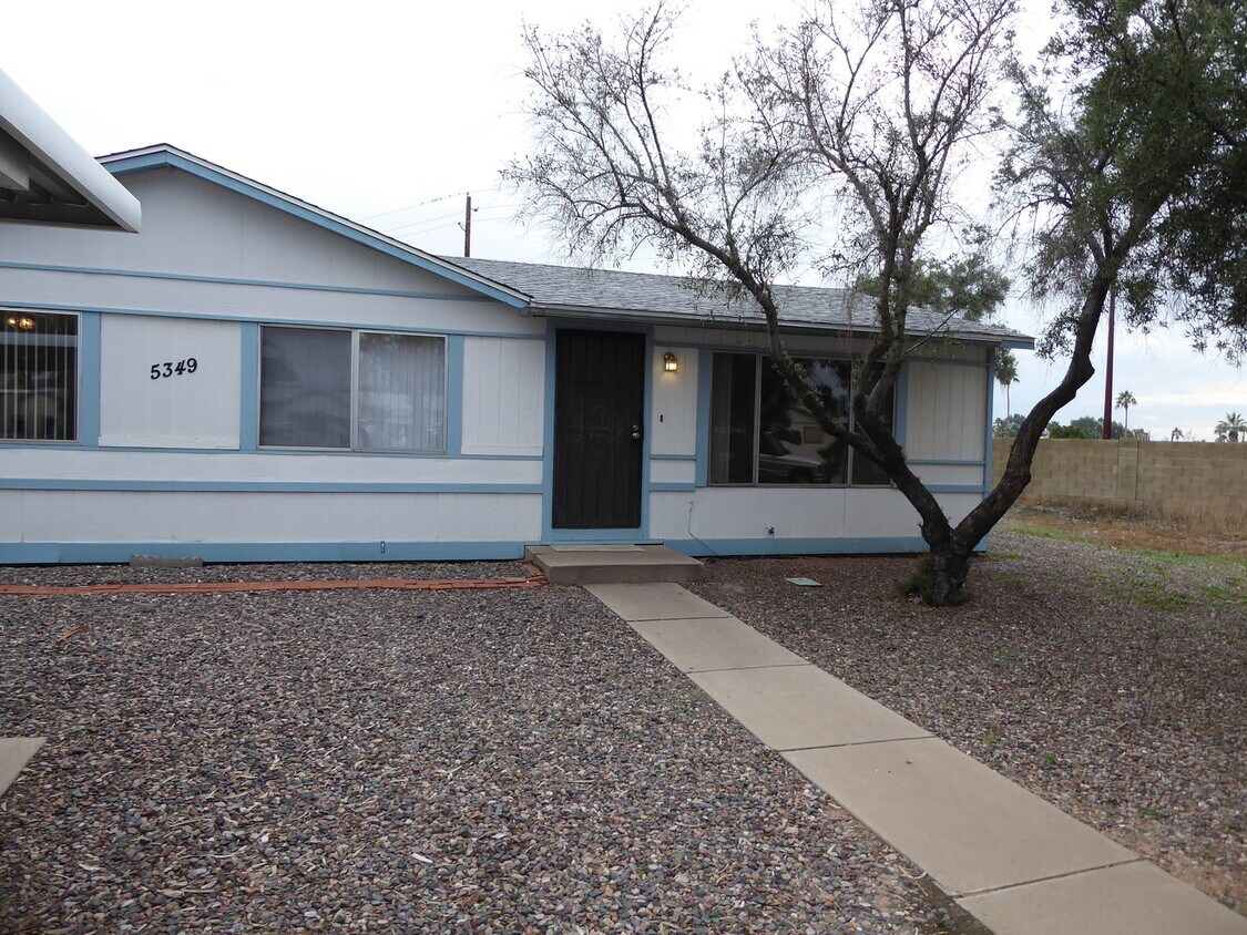 Foto principal - 5349 E Arbor Cir