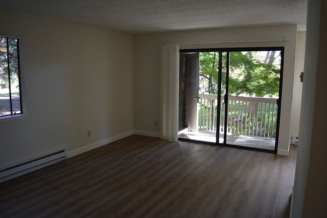 Foto del edificio - 2 br, 1 bath House - 938 CLARK AVENUE #13