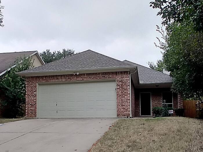 Primary Photo - 2238 Turf Club Dr