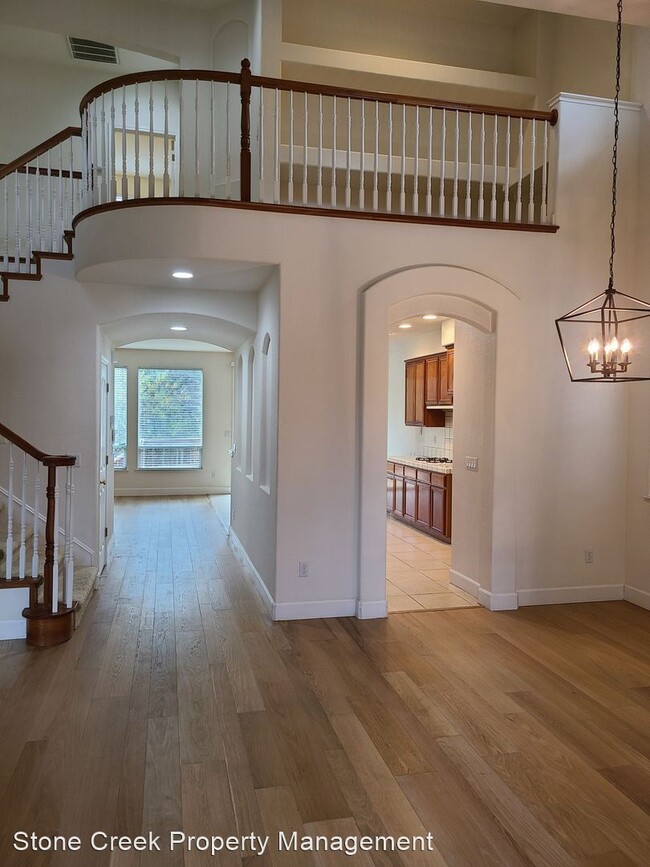 Building Photo - 4 br, 3 bath House - 6041 Lockridge Dr.