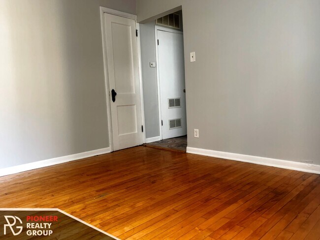Foto del edificio - 1422 N Maplewood Ave