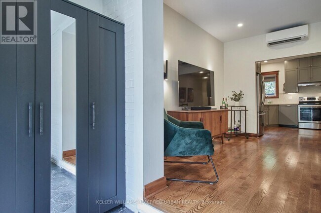 Building Photo - 292 Withrow Ave