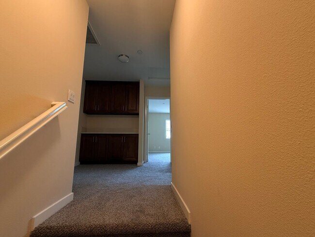 Foto del edificio - 242 S Redwood Ave