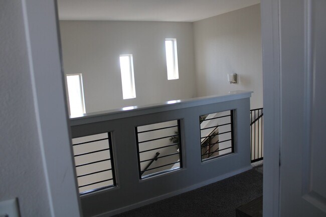 Foto del edificio - 13909 Summer View Ave