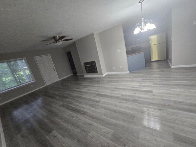 Building Photo - 3375 Galleria Dr