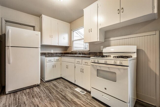 Foto del edificio - 4037 SE 25th St