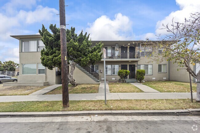 Building Photo - 7015 8th Ave