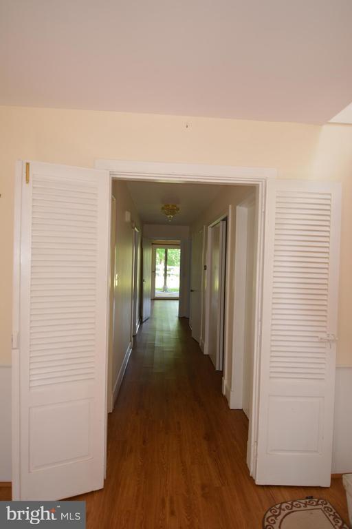 Foto del edificio - 6540 Crummeys Run Ln