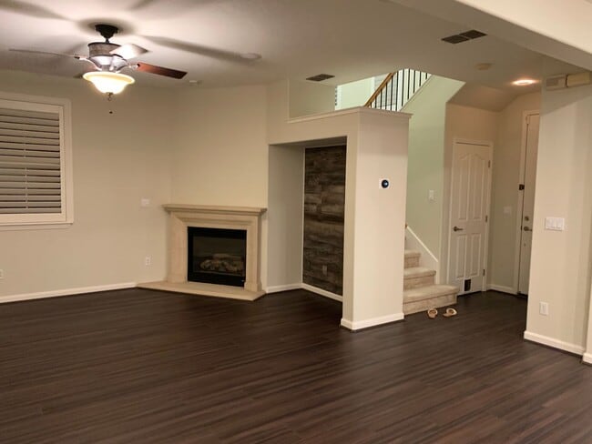 Building Photo - Freshly Painted Interior for this Single F...