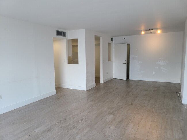 Foto del edificio - 2851 NE 183rd St
