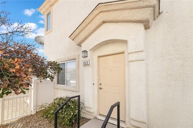 Foto del edificio - 8715 Tomnitz Ave