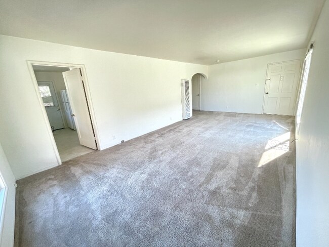 Building Photo - 1609 Santa Clara Ave