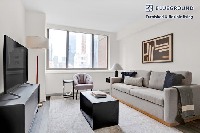 Building Photo - 520 W 43rd St