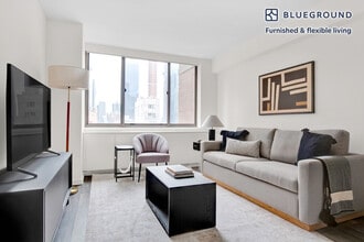 Building Photo - 520 W 43rd St