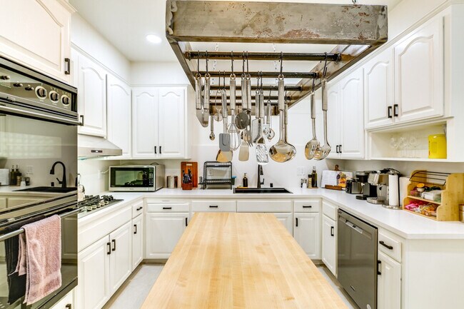 Foto del edificio - 3232 Divisadero St