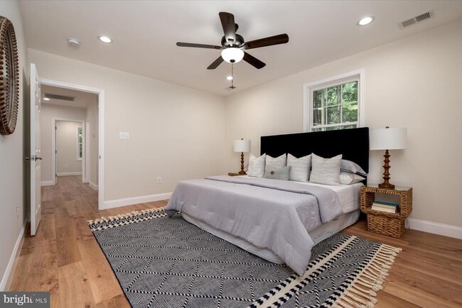 Building Photo - 1400 Lower View Ct