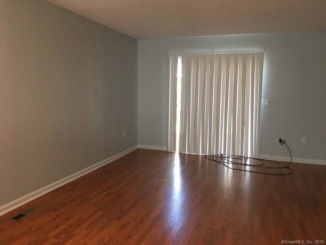 Foto del edificio - 116 Courtyard Ln
