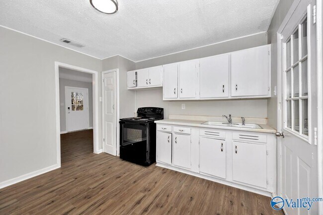 Foto del edificio - 4306 9th Ave SW