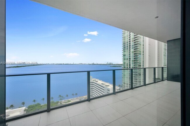 Foto del edificio - 480 NE 31st St