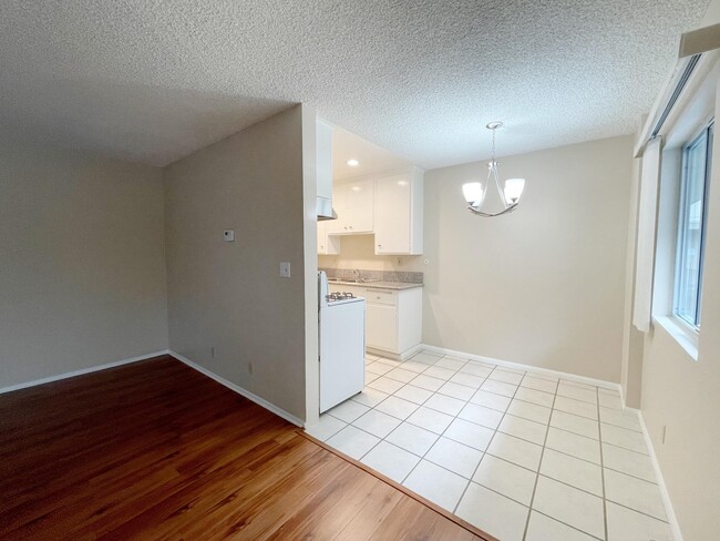 Building Photo - 266 El Molino S Ave