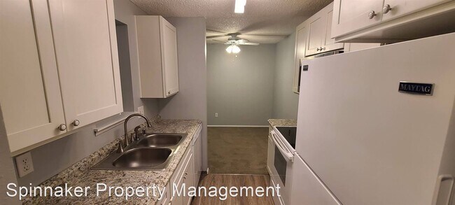 Building Photo - 4601 Grandview Dr W