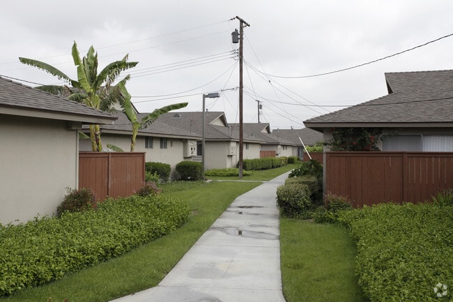 Building Photo - Continental Gardens Apartments