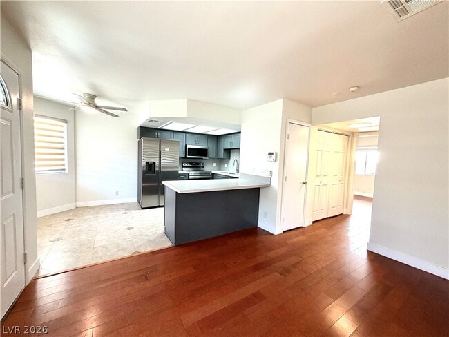 Foto del edificio - 920 Rockview Dr