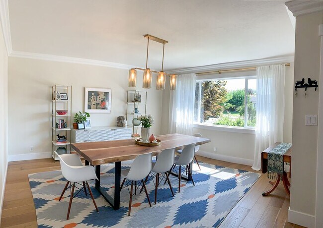 Foto del edificio - 5387 Rucker Dr