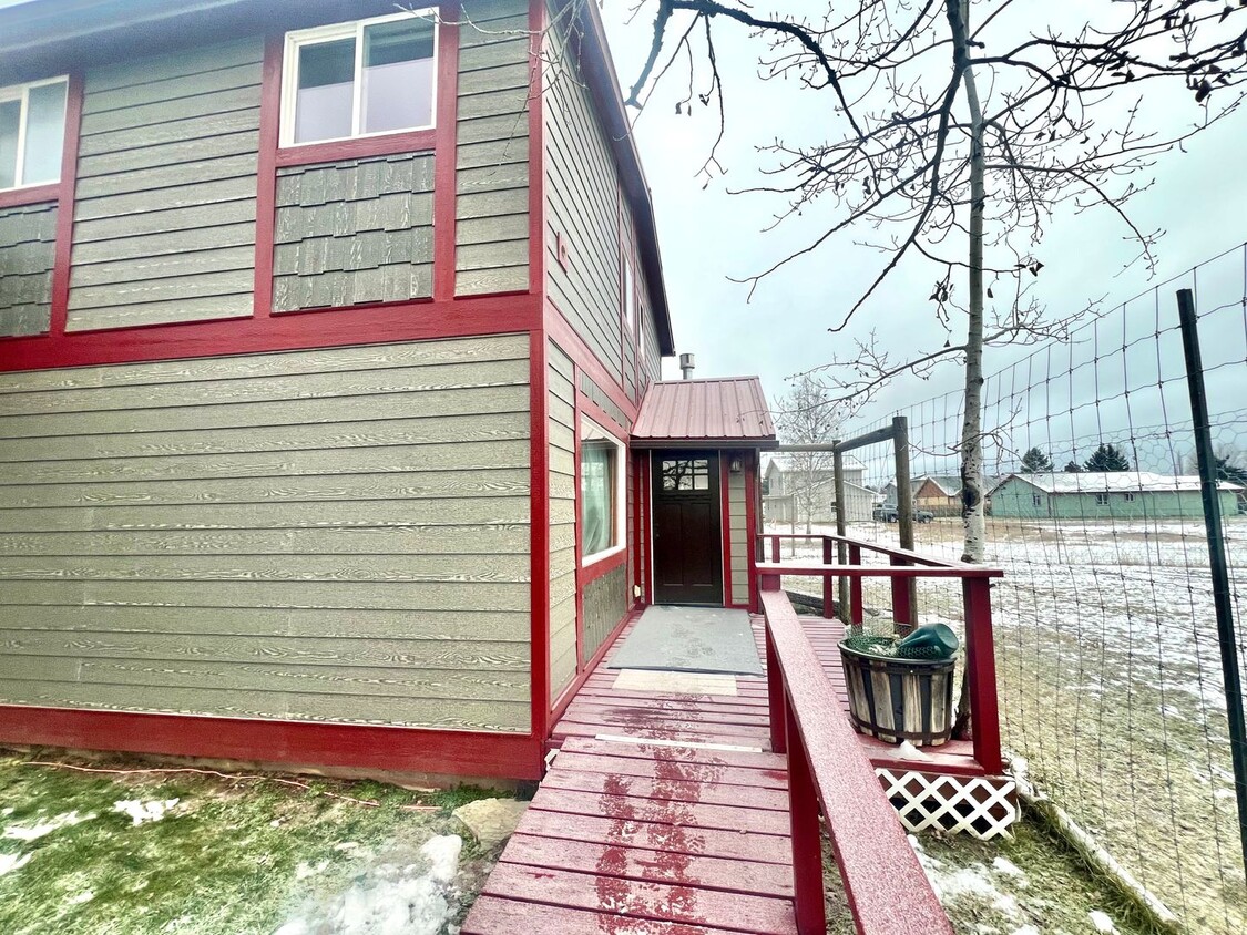 Primary Photo - Charming East Kalispell Duplex