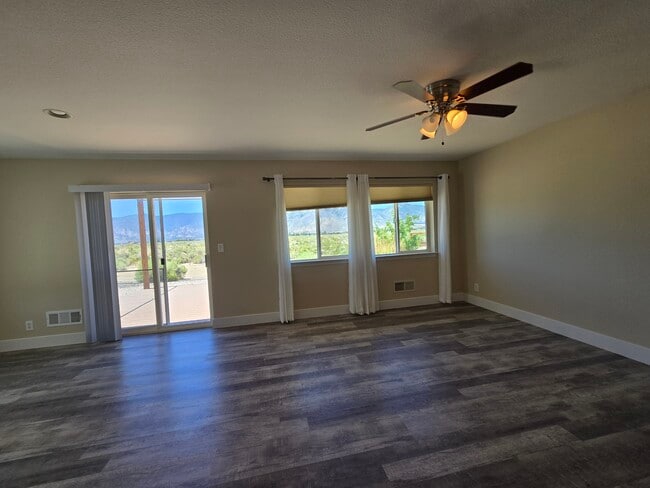 Building Photo - 2652 Wildhorse Ln