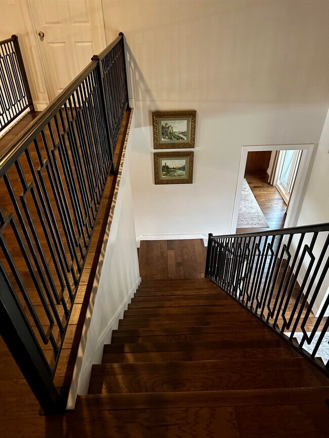 Foto del edificio - 1602 Stonehedge Dr