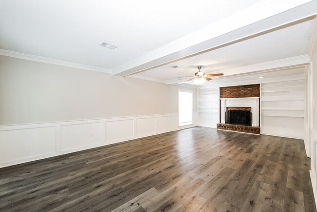 Building Photo - 4924 W Hedgewall Cir