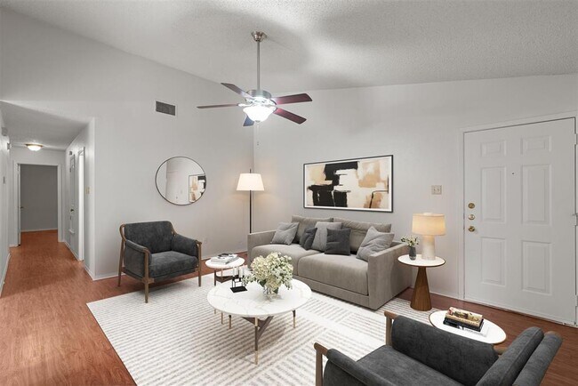 Foto del edificio - 4509 Brown Bark Pl