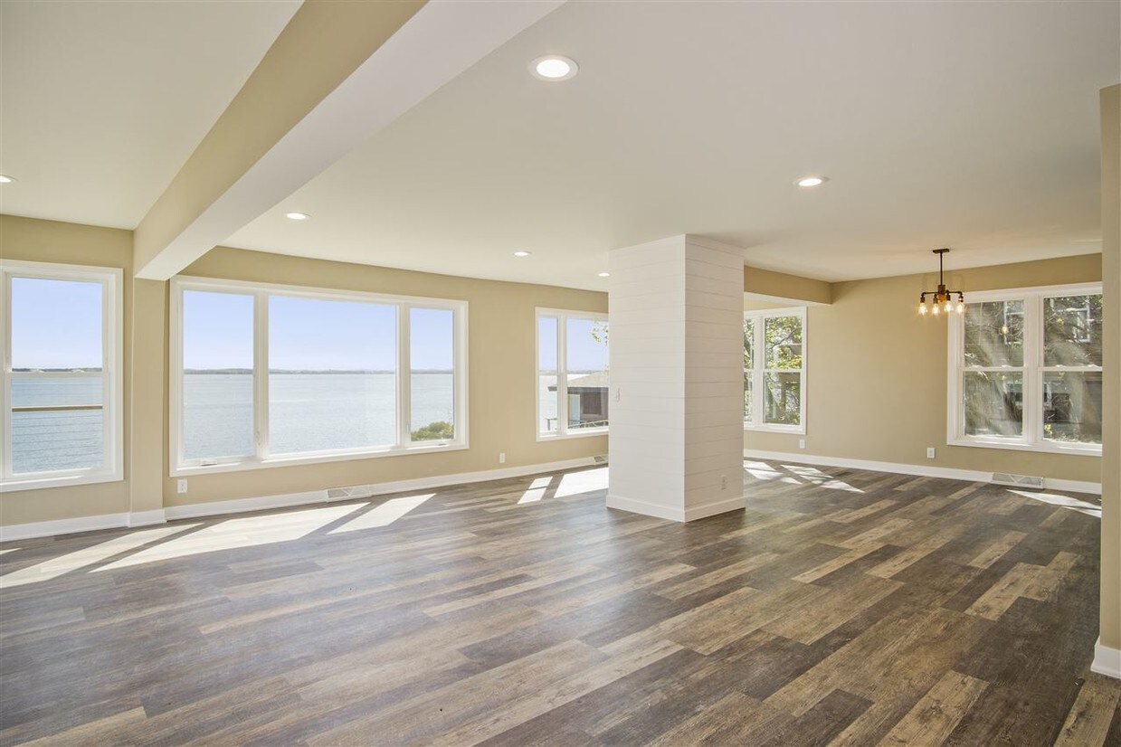 Building Photo - 2048 Barber Dr