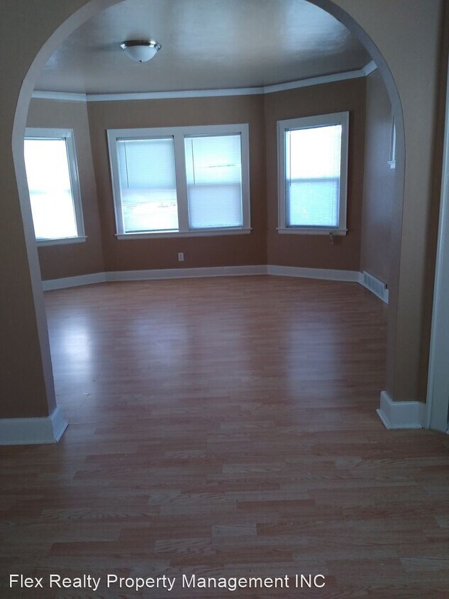 1676 W Bancroft St, Toledo, OH 43606 Apartment for Rent in Toledo, OH