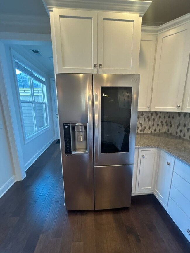 Building Photo - 3BR End-Unit in Westhaven | Main-Level Primary + Office + Bonus Room