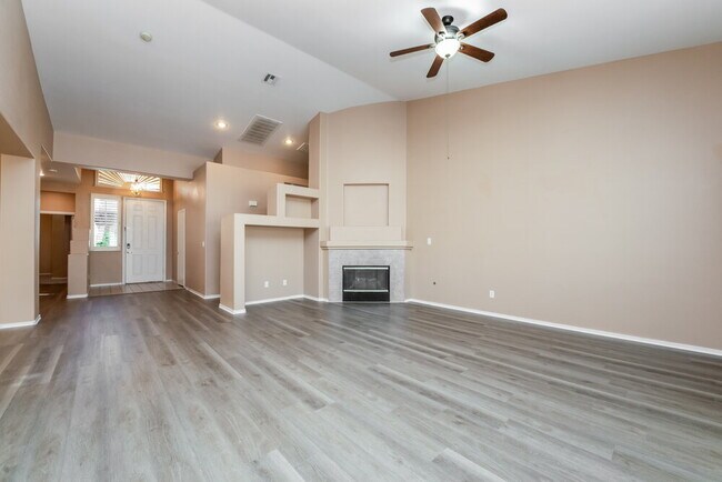 Foto del edificio - 5608 Rustic View Ct