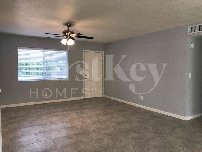 Foto del edificio - 8923 W Harmont Dr