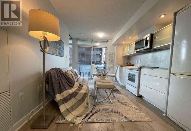 Photo du bâtiment - 301 - 4K SPADINA AVENUE