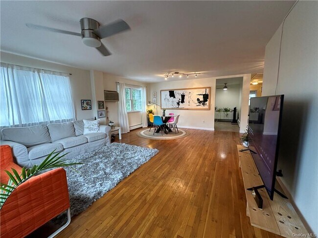 Foto del edificio - 235 Bronx River Rd