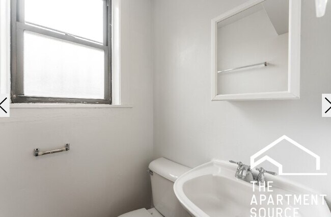 Foto del edificio - 2520 N Kedzie Blvd