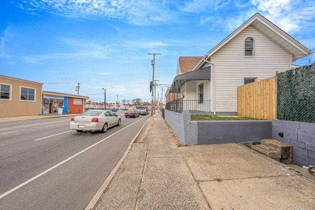 Building Photo - 78 S Franklin St
